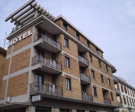 Hotel Traghetto Civitavecchia Dış mekan fotoğraf